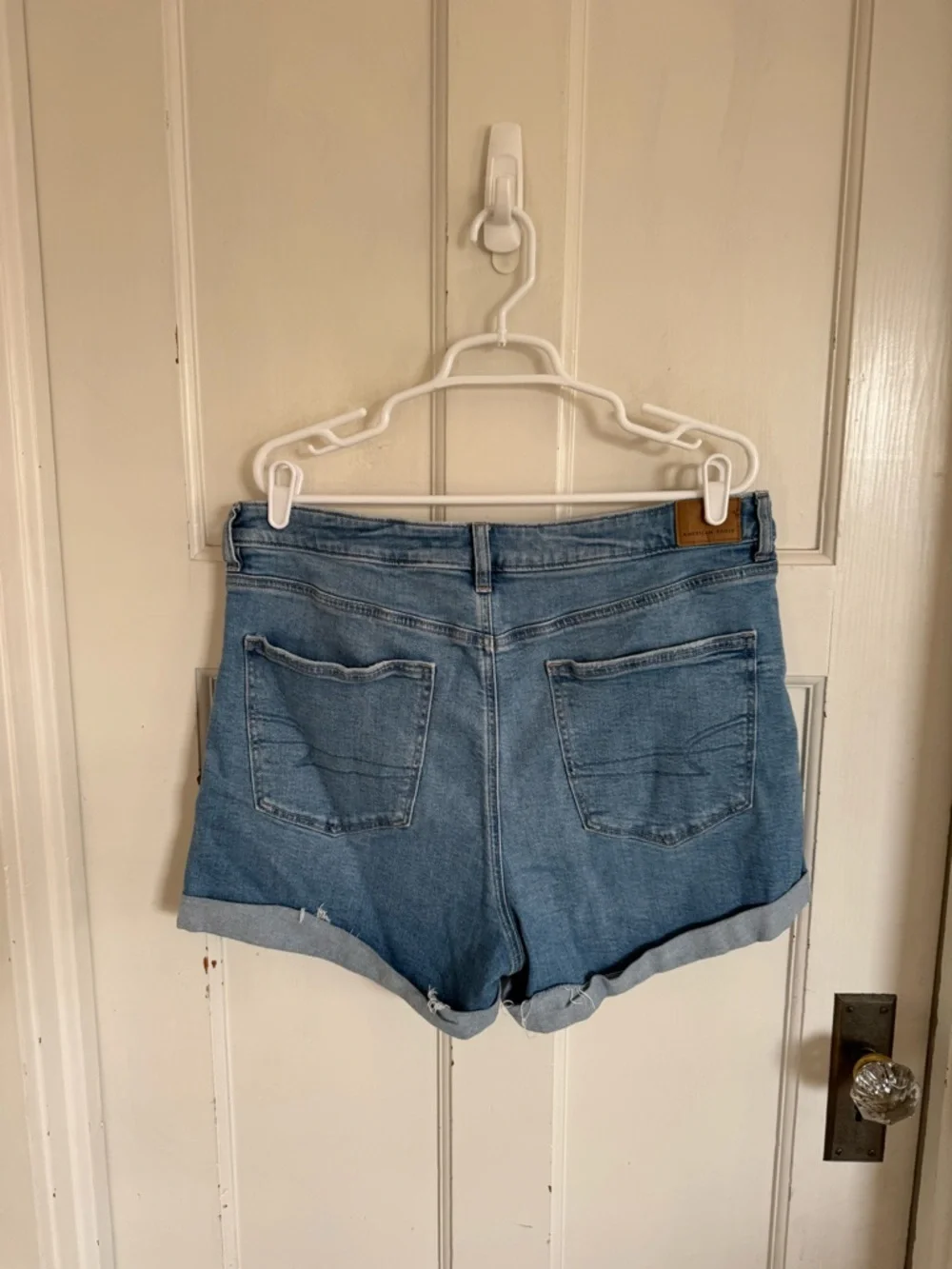 American Eagle Jean Mom Short size 16. Very lightly worn - Picture 2 of 7